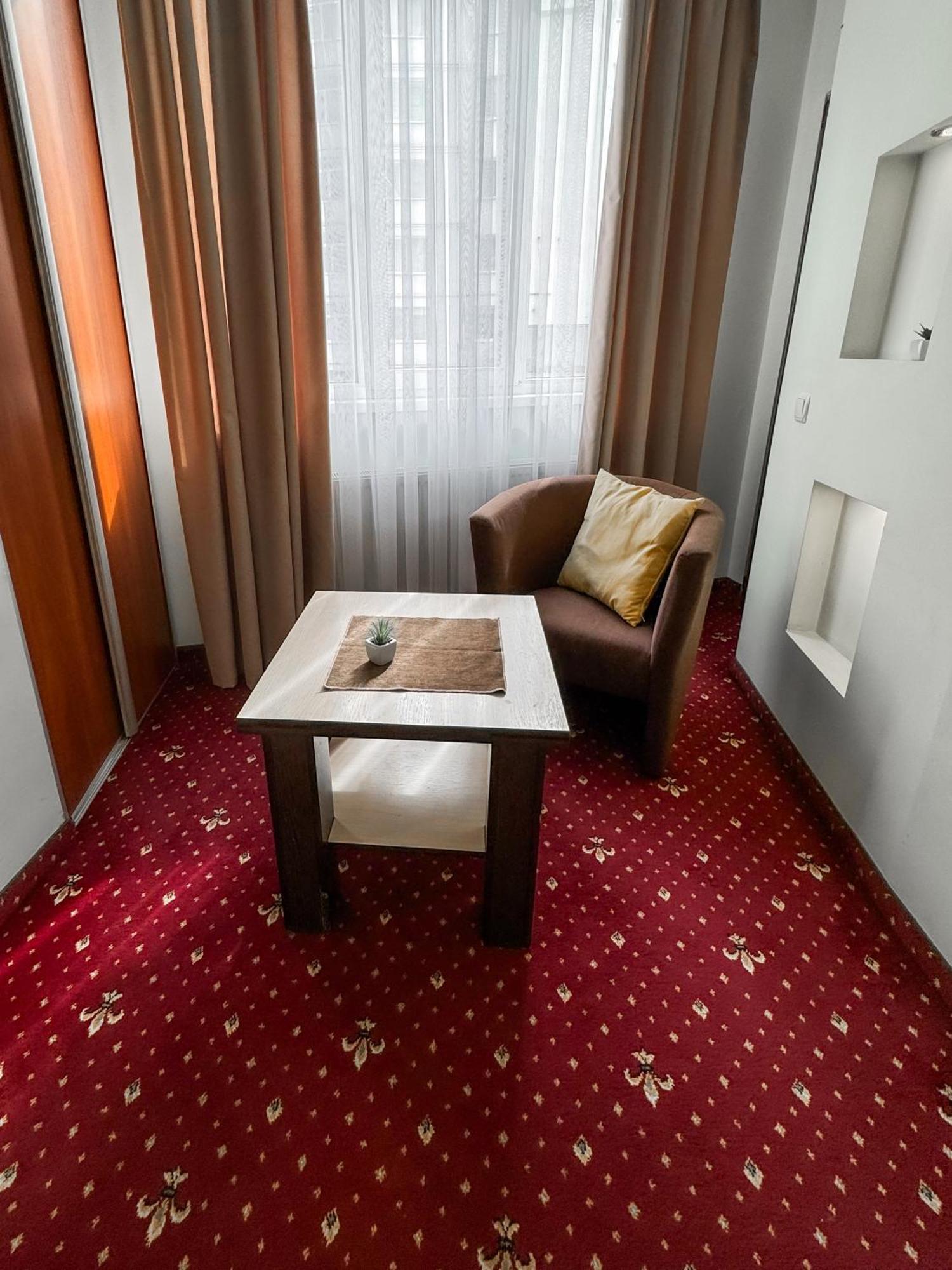 Apartments Deluxe Ivano-Frankivsk Exterior photo