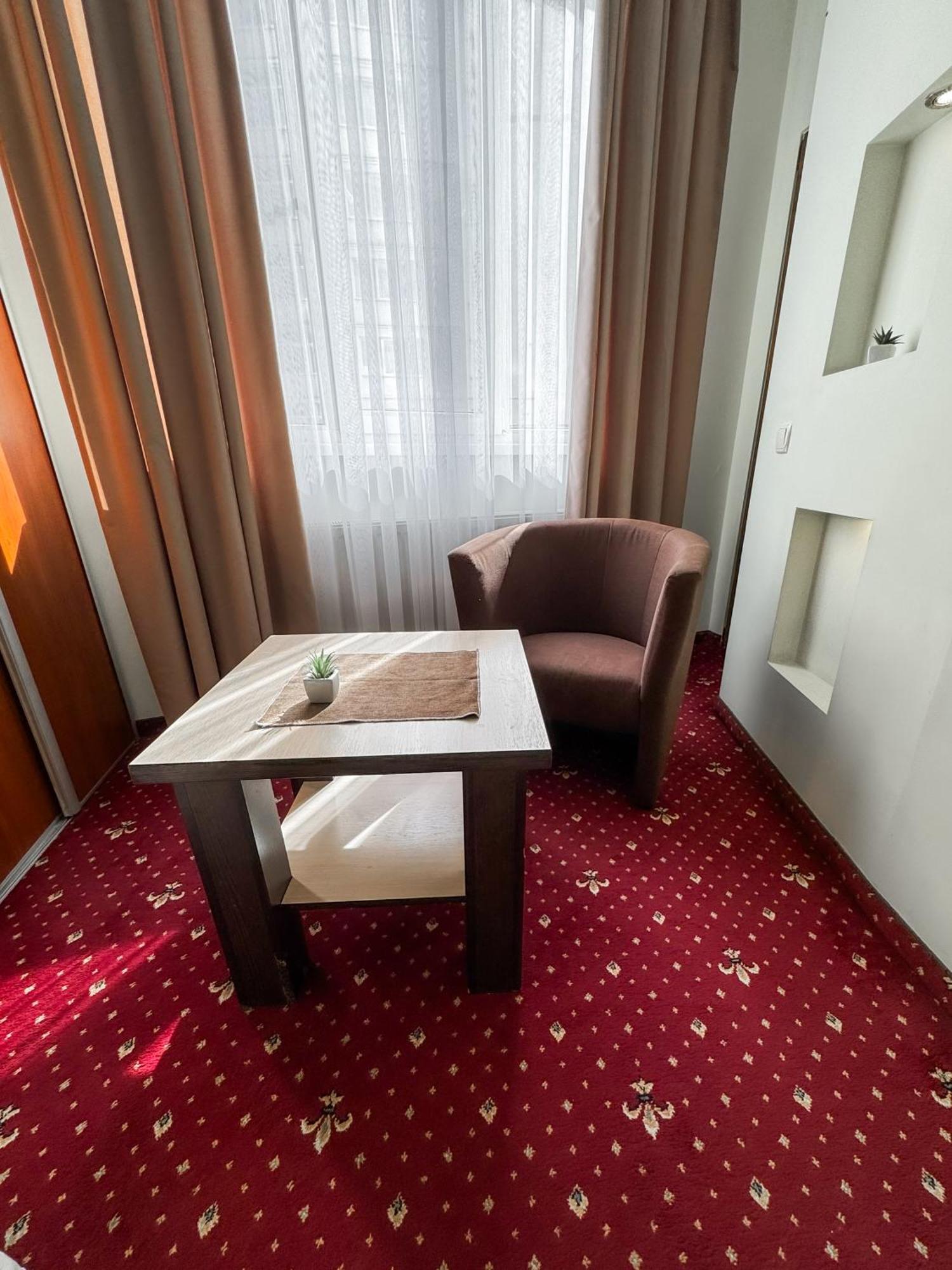 Apartments Deluxe Ivano-Frankivsk Exterior photo